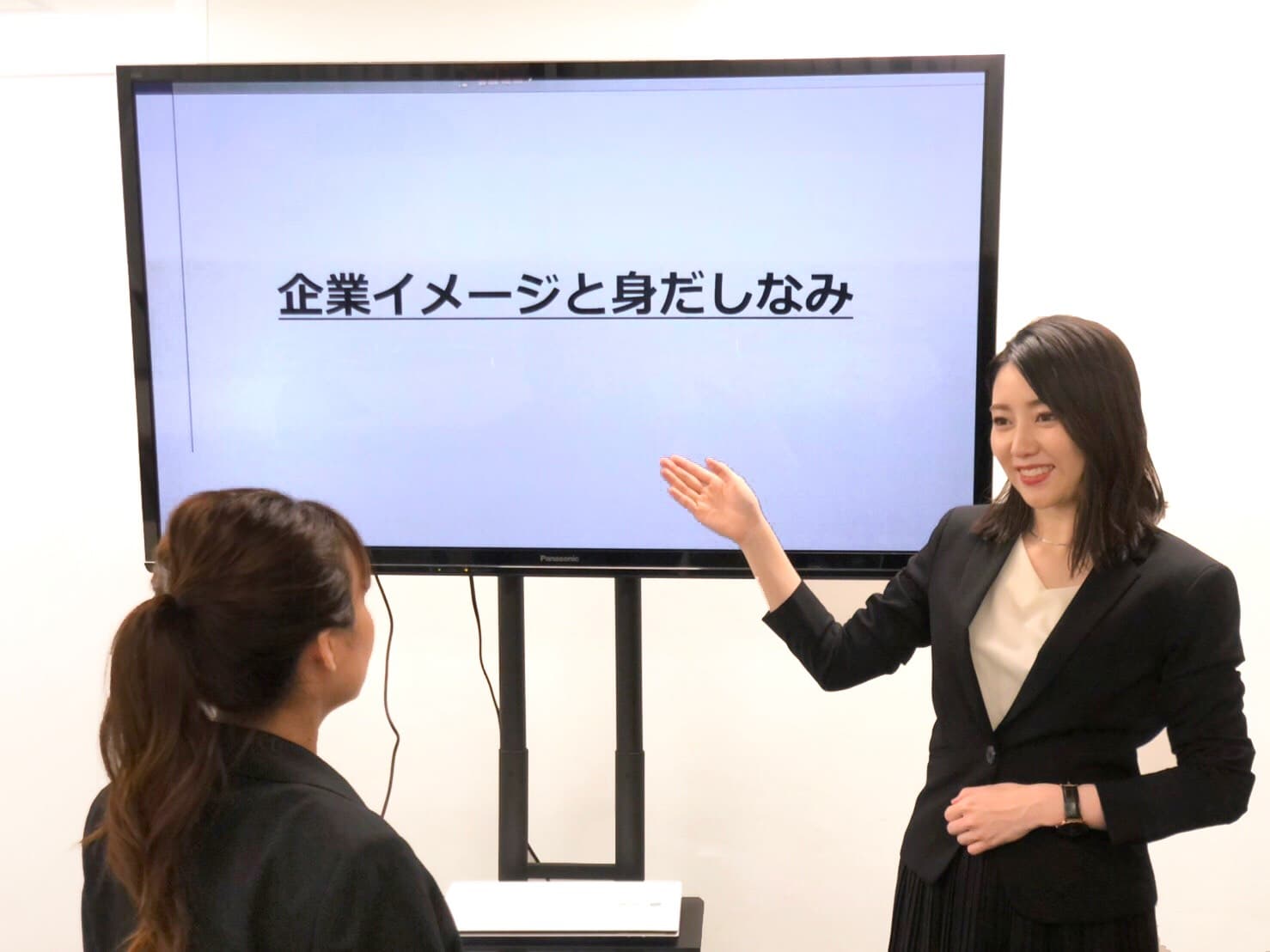 【プロのヘアメイクアーティストが　企業向け「印象アップセミナー」をスタート！！】