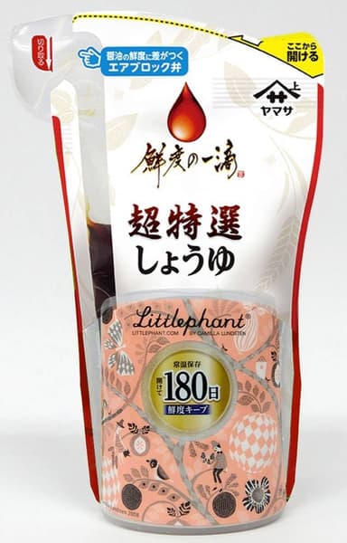 デザインホルダーが付いた「ヤマサ鮮度の一滴 超特選しょうゆ　400ml鮮度パック」