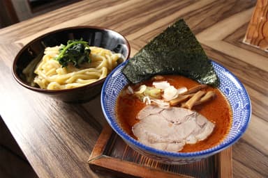 濃厚極辛豚骨つけ麺