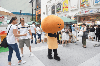 なめこキャラクターが会場を練り歩きます