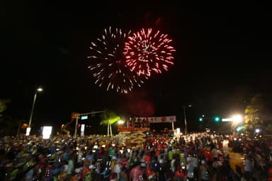 スタートと同時に上がる花火