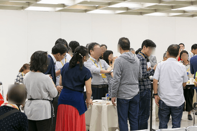 前回の懇親会の風景