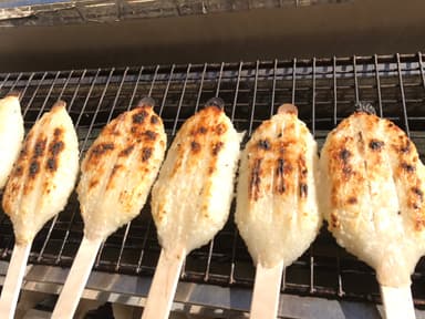 焼きたてで提供、源七五平餅