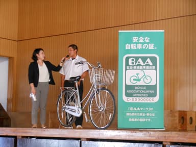 生徒の自転車を使ってのメンテナンス方法の解説