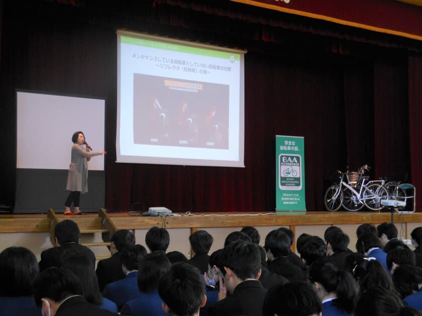 ＜自転車の安全利用促進委員会レポート＞
冬休み前に自転車の安全な利用方法や点検ポイントを復習！
千葉県立松戸六実高等学校にて
『自転車の交通安全教室』を開催しました。