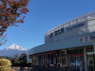 富士川SA下り線全景