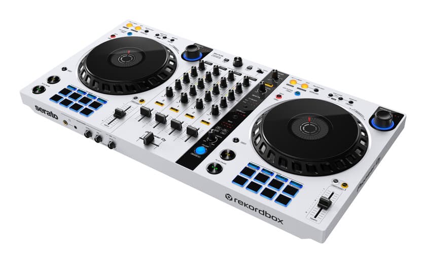 rekordboxと
Serato DJ Pro対応4ch DJコントローラー
「DDJ-FLX6」の限定モデル、
スタイリッシュなマットホワイトボディが印象的な
「DDJ-FLX6-W」が登場