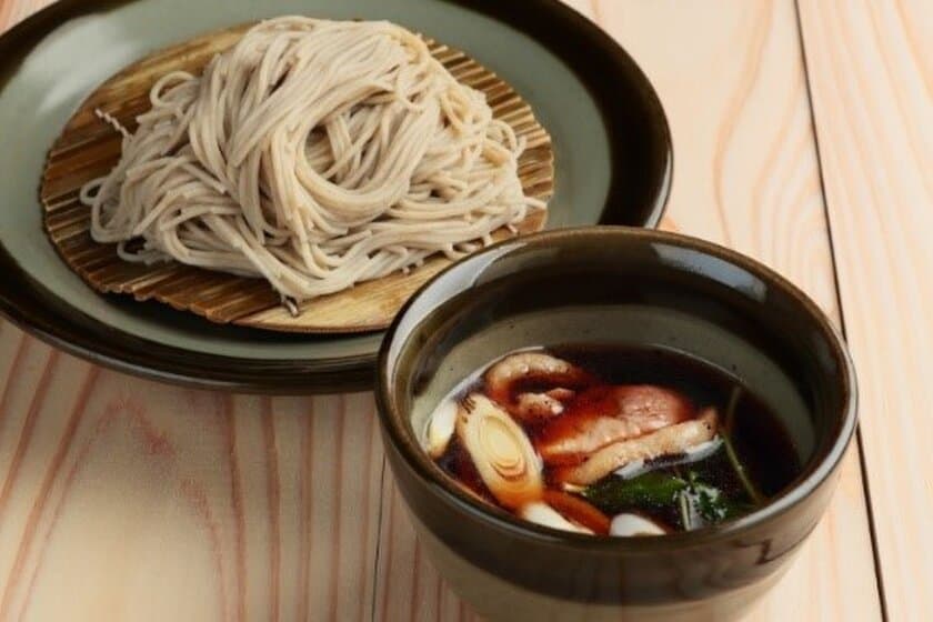 「粋な嗜みを、ここ伊駒から。」
自家製麺の蕎麦と伊勢志摩の鮮魚を愉しむ大人の隠れ家
奈良・生駒に新店舗『伊駒』をオープン！