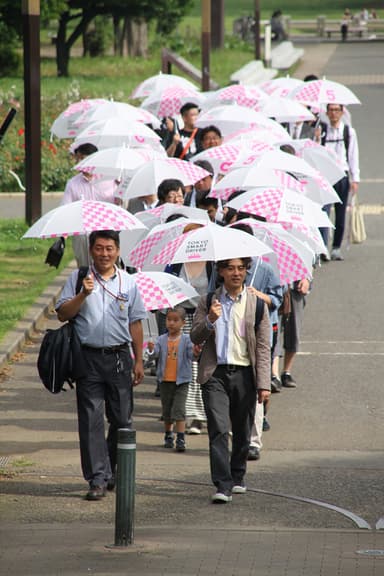 ゆるや傘をさして渋谷へ向かう