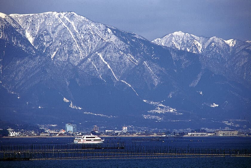 ～ 冬のびわ湖を楽しむ船旅へ ～
 びわ湖縦走 雪見船クルーズ