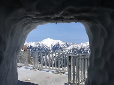 トンネルの先には絶景が待っています