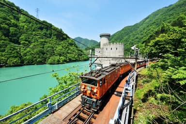 黒部峡谷トロッコ電車