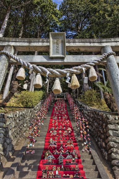 素盞鳴神社雛段飾り2