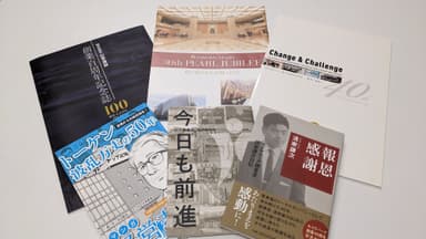 手がけたストーリーブックや記念誌(一例)