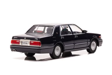 右後：1/43 日産 グロリア CLASSIC SV (PY31) 1998 Dark Blue Pearl