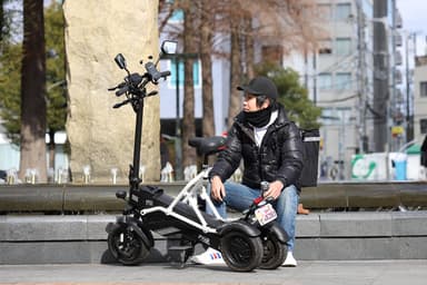 コンパクトかつシンプルな車体