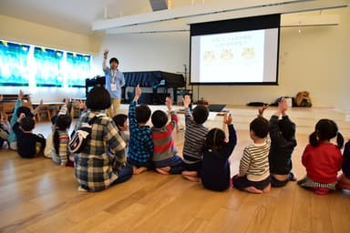 幼稚園での講座の様子