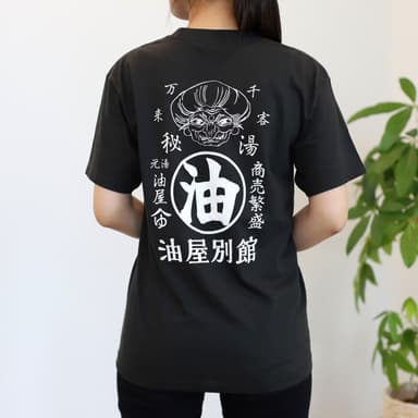 Tシャツ ［湯婆婆(黒)M/Lサイズ)］各2&#44;750円(税込)