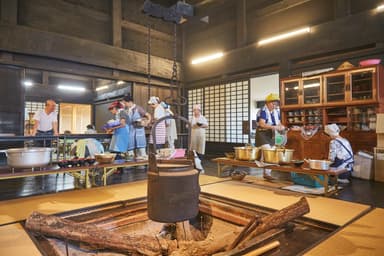 善徳寺のさばずし小屋で作られる名物「さばずし」もいただける