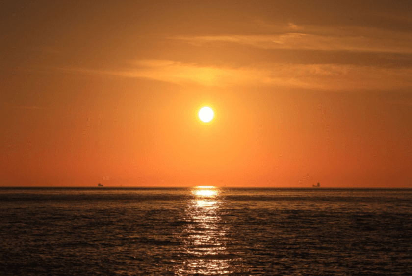 息を呑むほどの美しさ「日本の夕陽百選」を体感　
秋の淡路島西海岸サンセットクルーズ　
9月～11月、毎週土曜日の13日間限定で開催