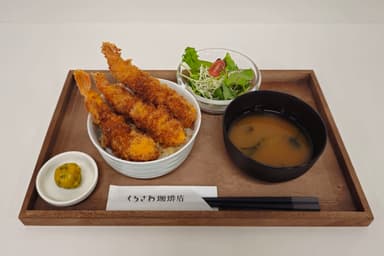 ぷりぷりえびがたまらないえび丼！