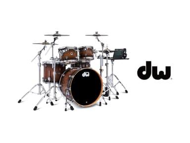 『DWe』ドラム・キット・イメージ(5-Piece Complete Bundle Kit Candy Black Burst)とブランド・ロゴ