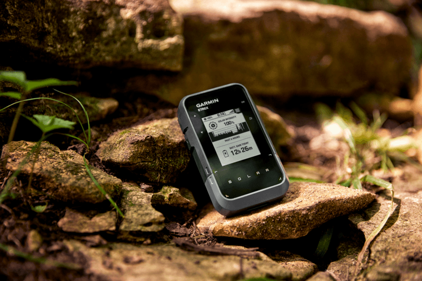 シンプル操作のハンディGPSが
ソーラー充電で無制限のバッテリー寿命にパワーアップ　
Garmin 『eTrex Solar』を12月21日(木)に発売