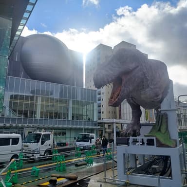 福井駅恐竜モニュメント