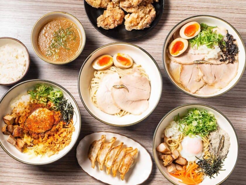 6月15日OPEN“不完全”それで良い！
ラーメンスタンド大阪1号店がOPEN！