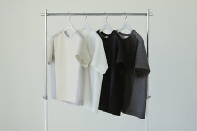 白黒ベージュの3色展開