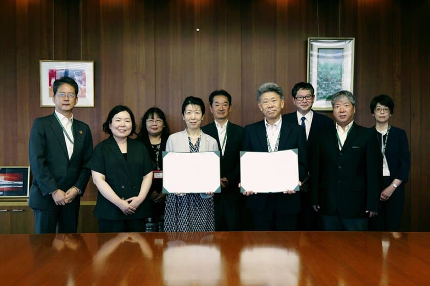 跡見学園中学校高等学校が初の高大連携協定を東京農業大学と締結
　バイオサイエンス分野で活躍する女性の育成で連携