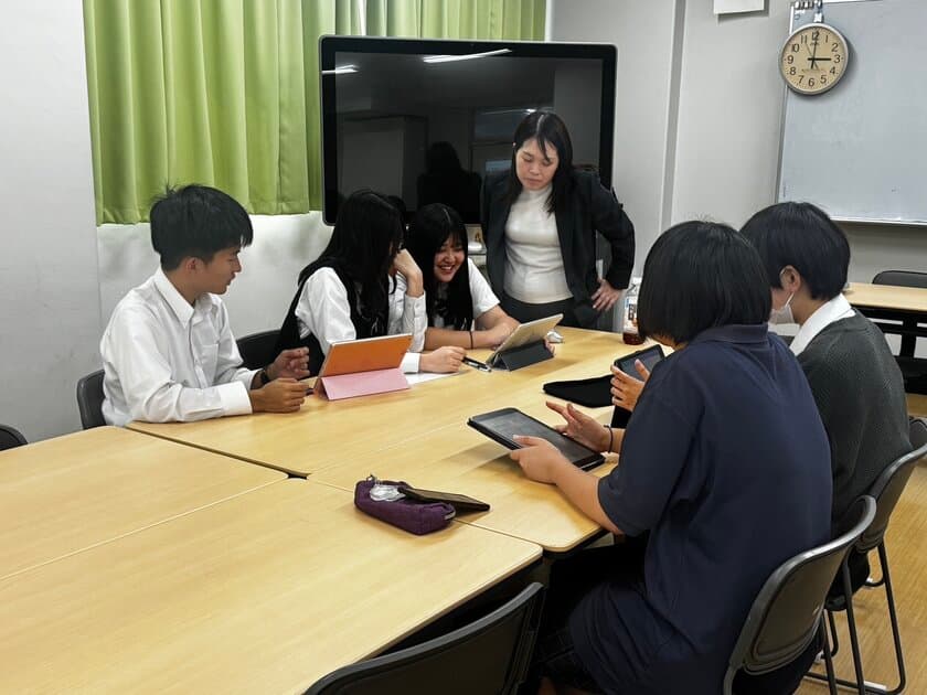 日本の高校生とカンボジアとの共同開発を行った駄菓子の試食会