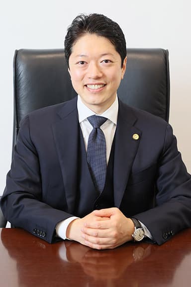 代表弁護士　井上 昌哉