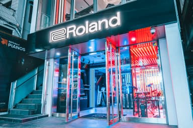 Roland Store Tokyoエントランス