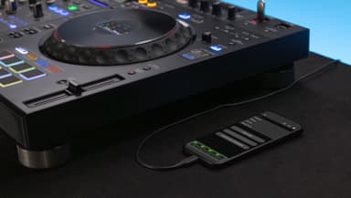 モバイルデバイスと組み合わせてDJプレイが可能