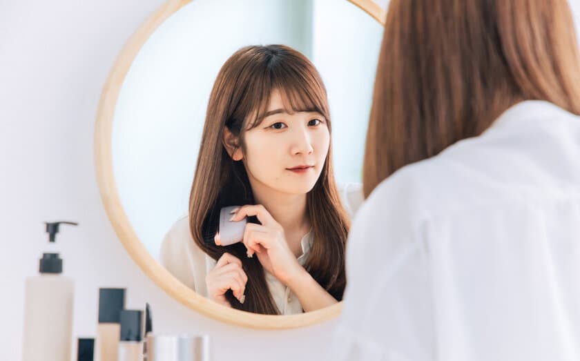 持ち歩ける手のひらサイズのヘアアイロン「RYM(リウム)」　
Makuakeにて目標金額100％を達成