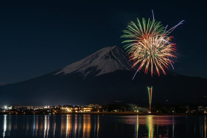 河口湖で唯一の湖上レストラン、河口湖冬花火が満喫できる
『冬花火スペシャルプラン』の予約受付開始！