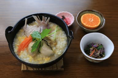 赤穂のカキと鯛出汁のおどせ(雑炊)