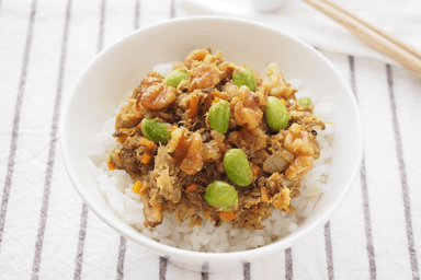 くるみとさばの和風カレーそぼろ丼