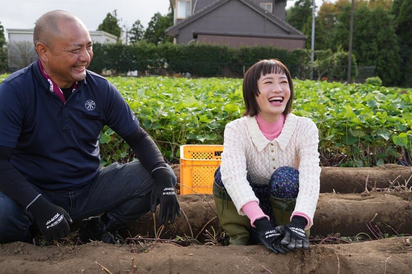 松本まりかさんが千葉県産さつまいもスイーツを堪能！＆
畑で全力さつまいも掘り？！
「紅のご褒美」PR動画第二弾が
1月16日(木)より特設サイト【千葉自賛】にて公開