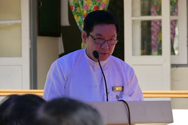 ヤンゴン歯科大学　Shwe Toe学長