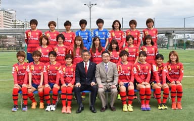 INAC神戸レオネッサ選手との集合写真