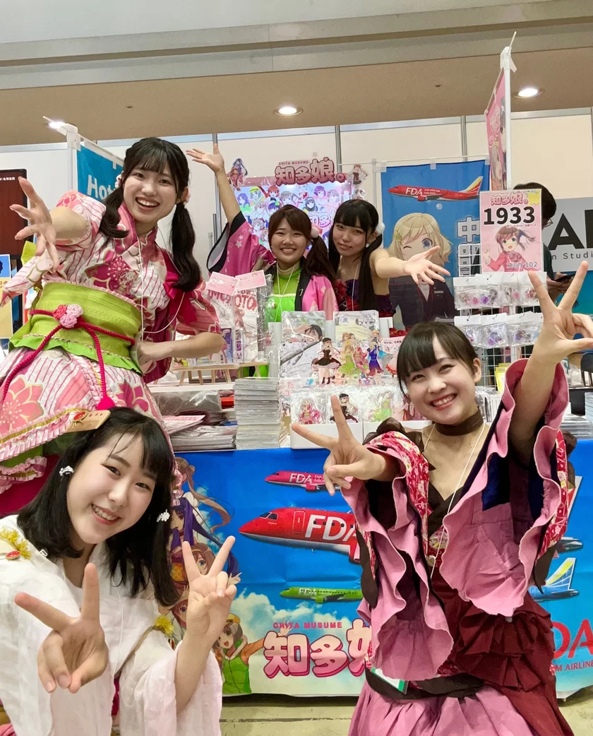 アイドル声優チームがブースに登場